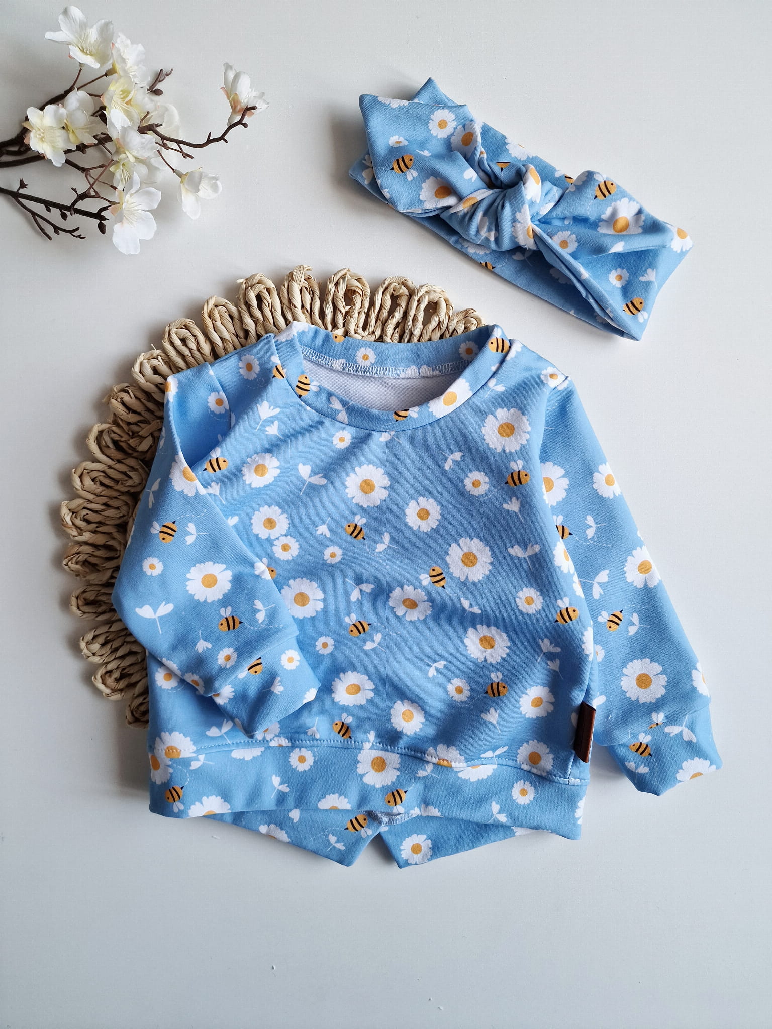 Ubranko z oryginalną grafiką dla dziewczynki - obrazek 3