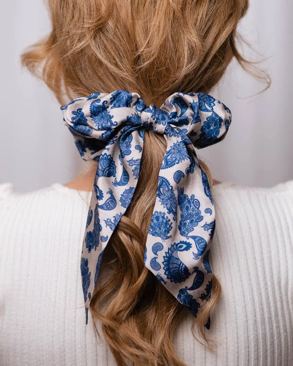 Jedwabna gumka do włosów z unikatowym wzorem z historią - obrazek 41
