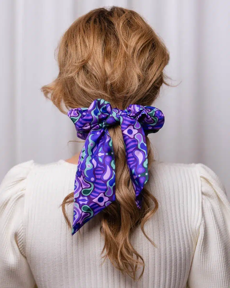 Jedwabna gumka do włosów z unikatowym wzorem z historią - obrazek 38