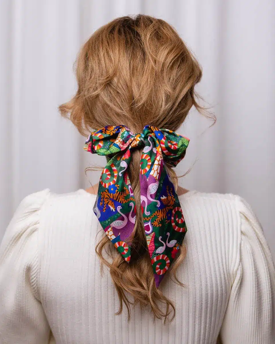 Jedwabna gumka do włosów z unikatowym wzorem z historią - obrazek 37