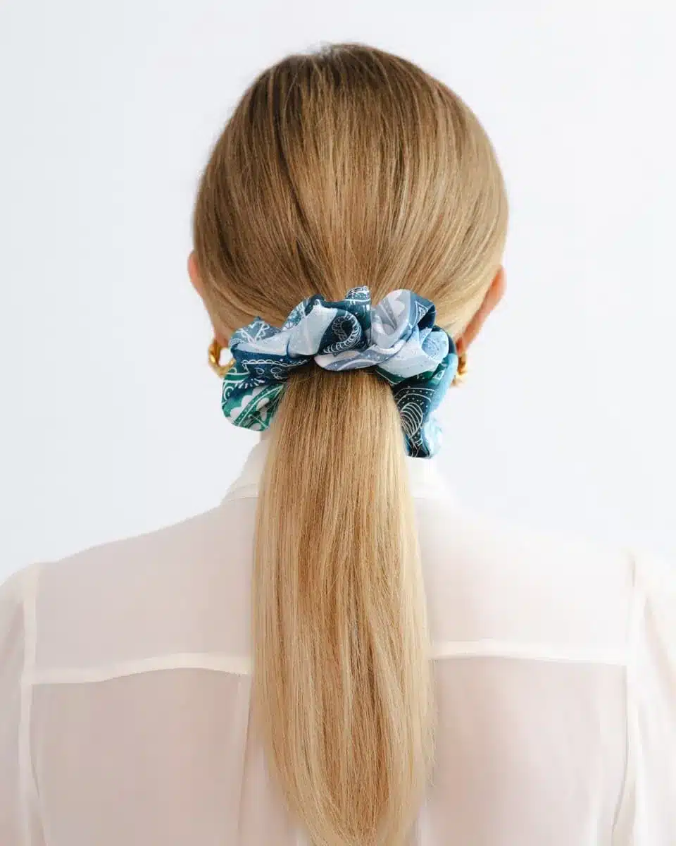 Jedwabna gumka do włosów z unikatowym wzorem z historią - obrazek 35