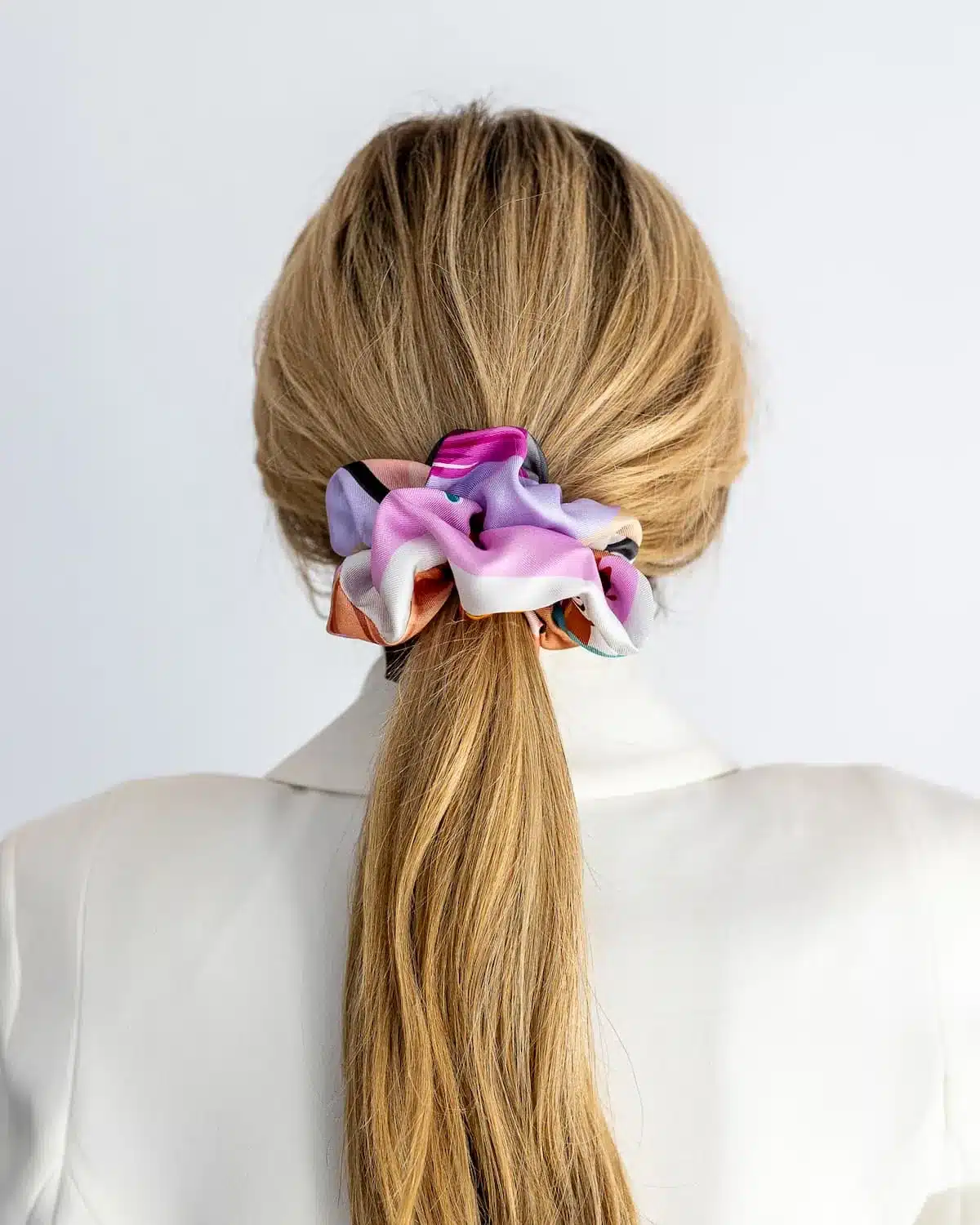 Jedwabna gumka do włosów z unikatowym wzorem z historią - obrazek 34