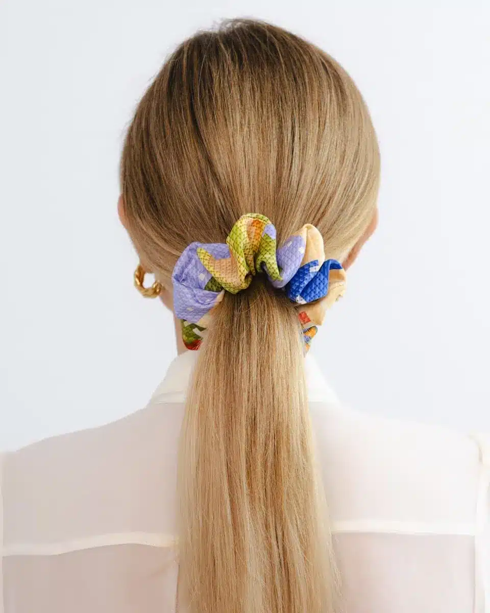 Jedwabna gumka do włosów z unikatowym wzorem z historią - obrazek 32