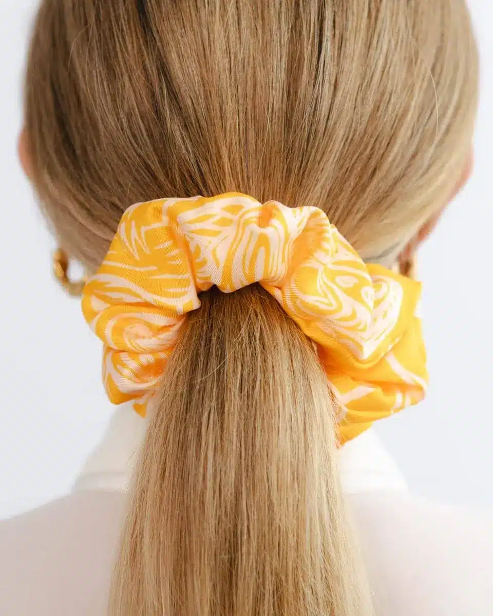 Jedwabna gumka do włosów z unikatowym wzorem z historią - obrazek 22