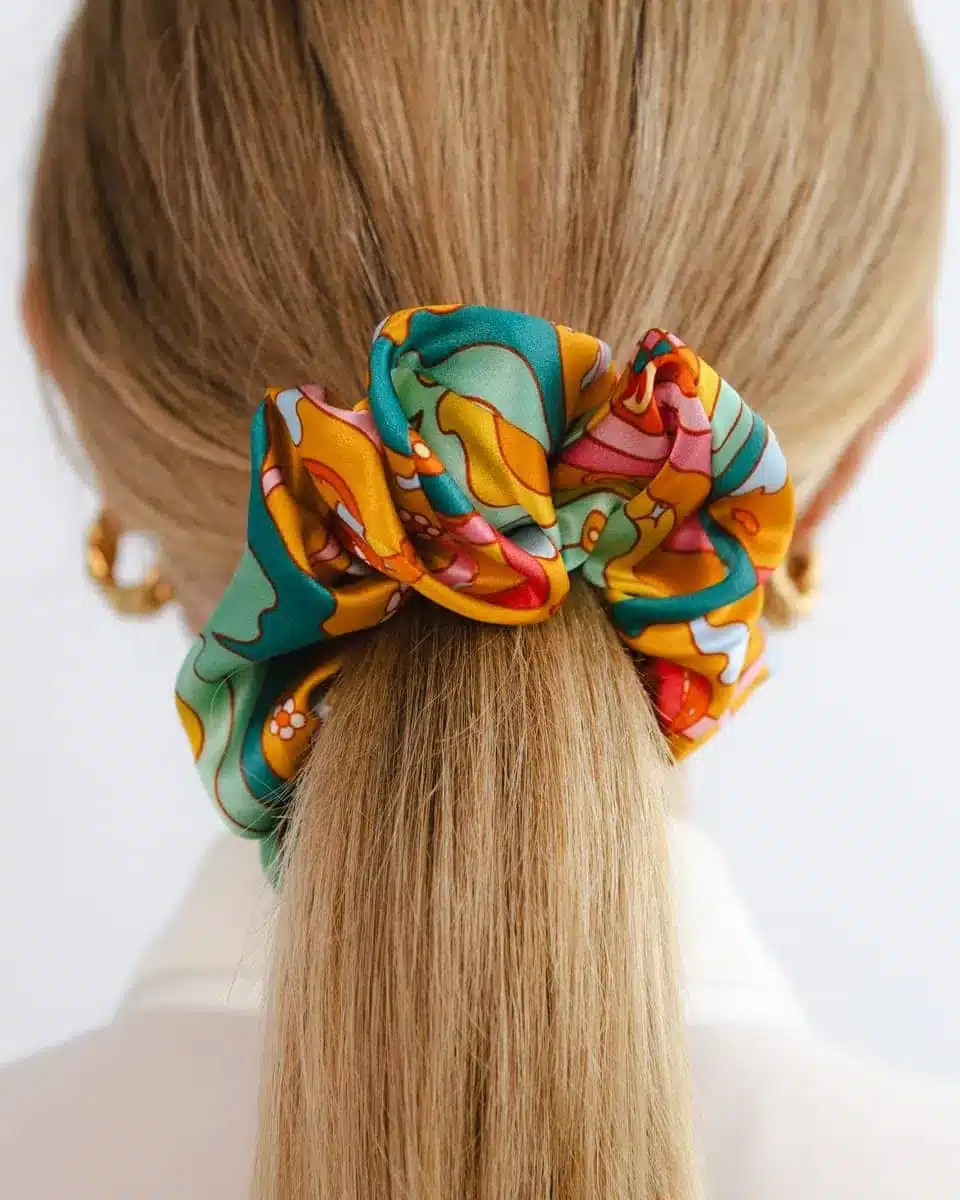 Jedwabna gumka do włosów z unikatowym wzorem z historią - obrazek 20