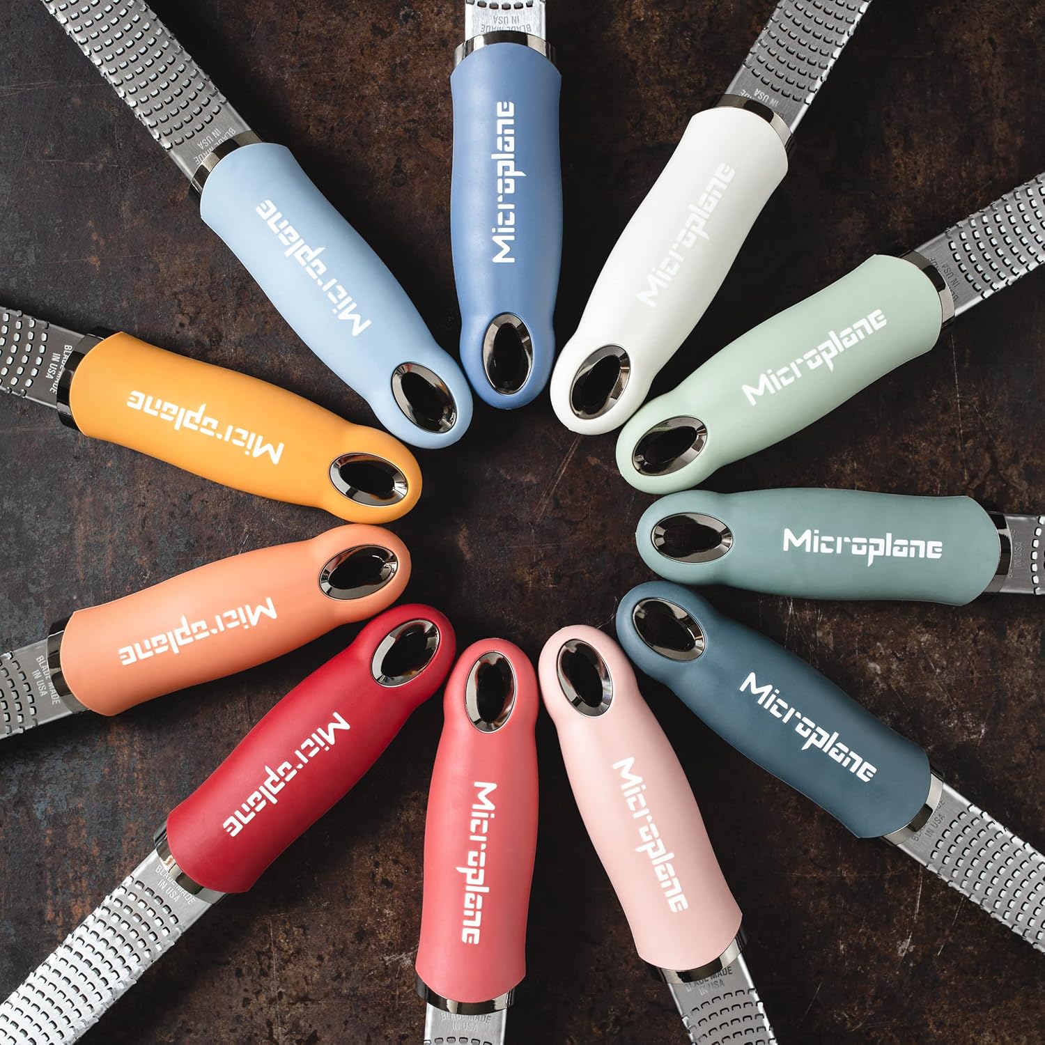 tarki Microplane do twardych serów w różnych kolorach – stylowy prezent do kuchni